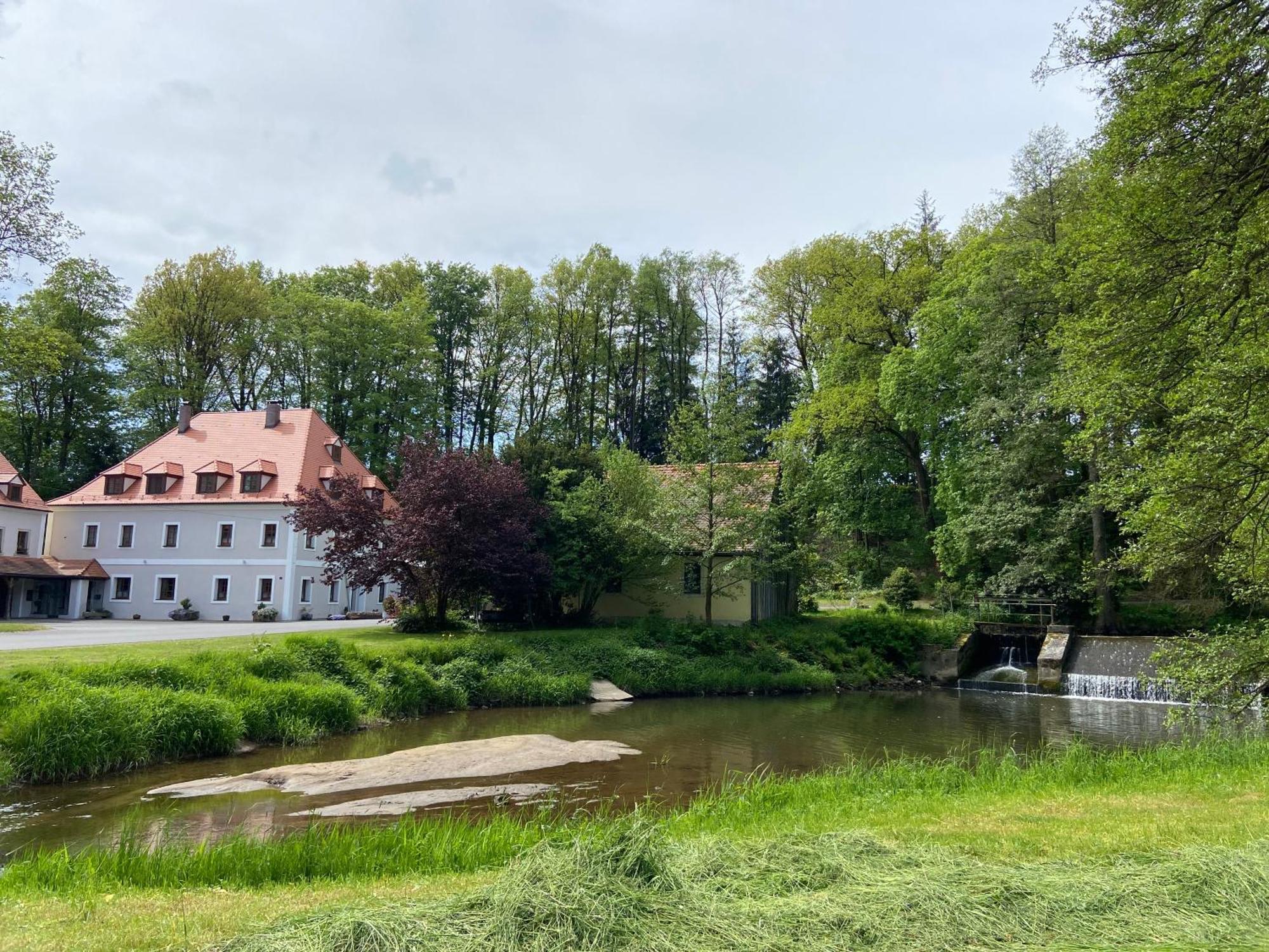 Landhotel Kahrmuehle Pressath Exteriör bild